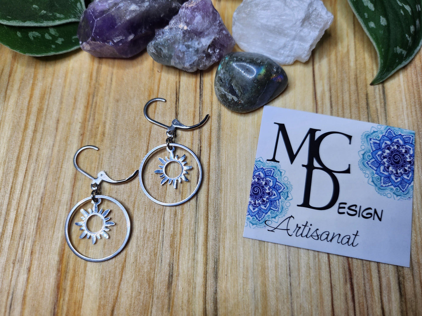 Boucles d’oreilles en acier inoxydable. Superbe et polyvalente :) Disponible en version Lune et version Soleil